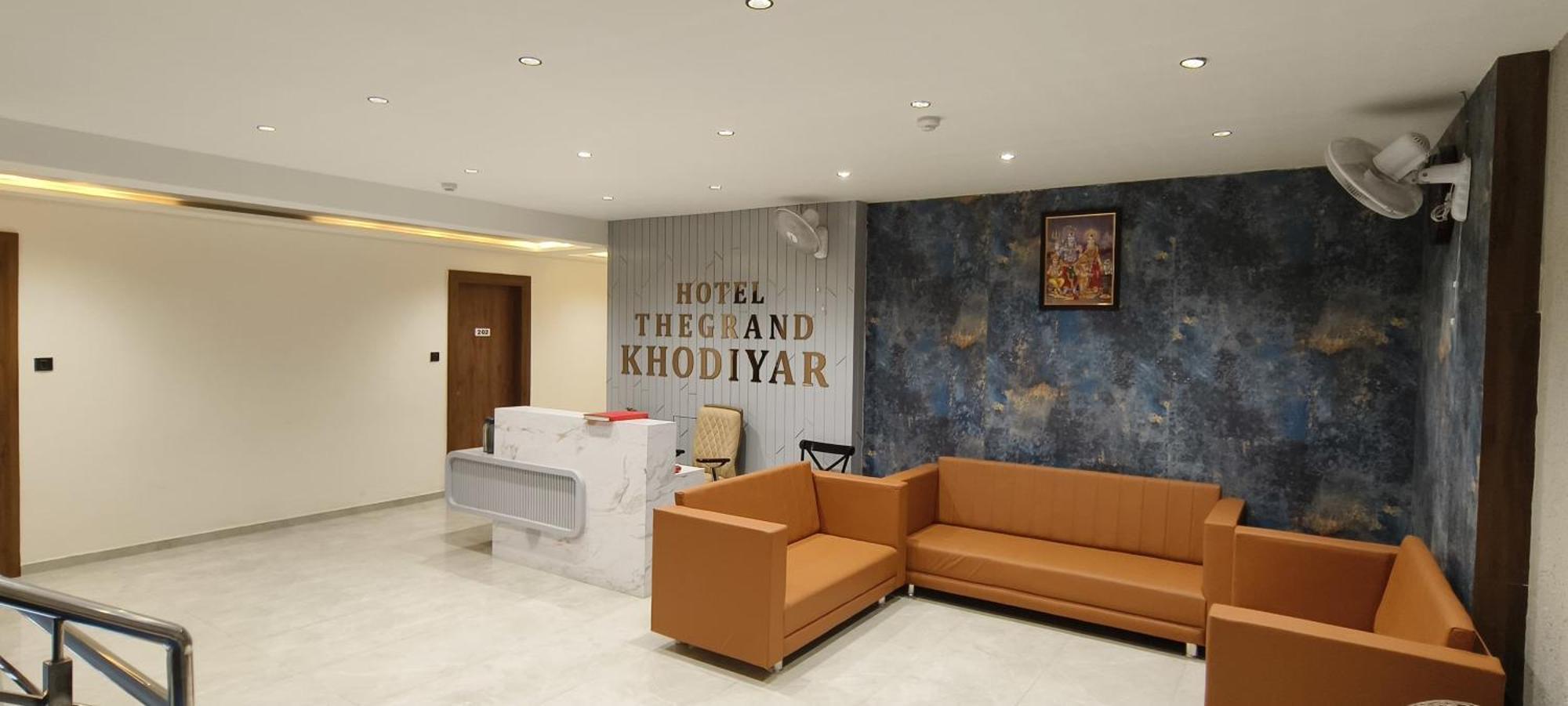 Hotel The Grand Khodiyar Visnagar Exteriör bild